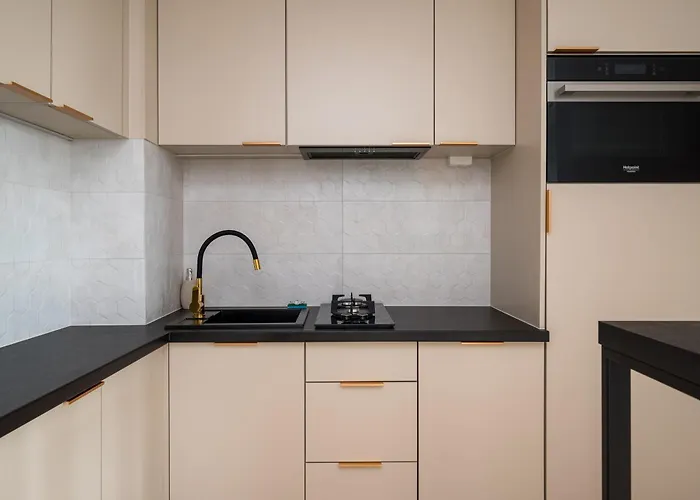 Chodecka Comfort By Bookinghost