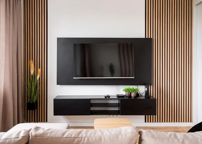 Chodecka Comfort By Bookinghost