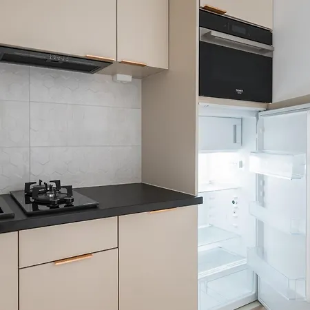 Chodecka Comfort By Bookinghost